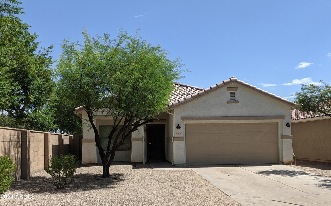 5905 West Odeum Ln in Phoenix, AZ - Building Photo