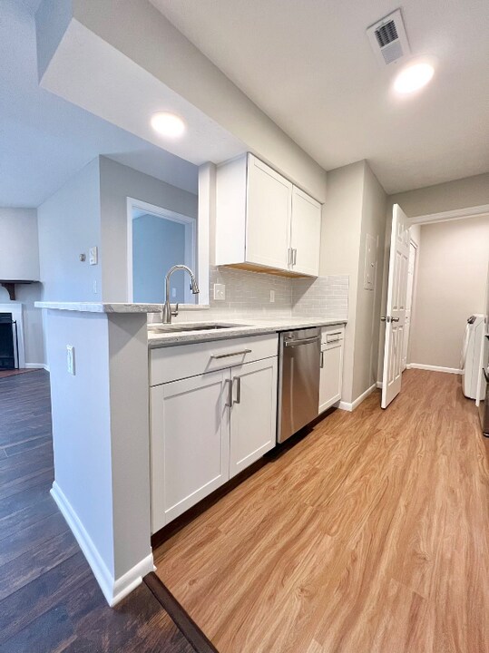 2265 Hedgerow Road in Columbus, OH - Building Photo