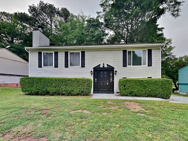 property at 4784 White Oak Trail