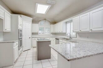 8204 Dover Ave in Lubbock, TX - Building Photo - Building Photo