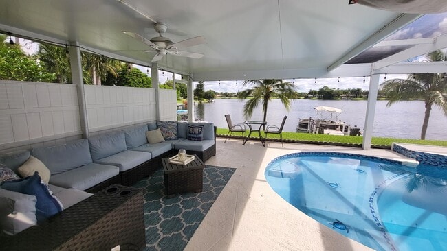 12732 Meadowbreeze Dr in Wellington, FL - Building Photo - Building Photo