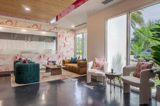 Society Westshore Apartments in Tampa, FL - Building Photo - Building Photo