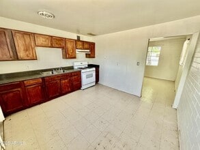 4832 S 37th Ave in Phoenix, AZ - Building Photo - Building Photo