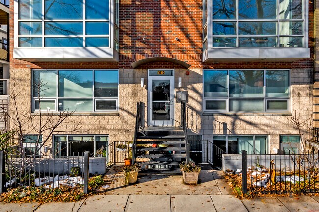 St. John's Wood in Washington, DC - Foto de edificio - Building Photo