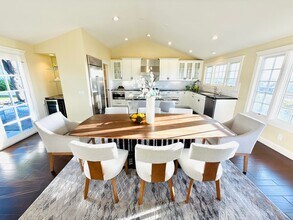 2839 Carob St in Newport Beach, CA - Building Photo - Building Photo