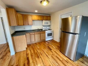 105 Burtis St in Lynbrook, NY - Building Photo - Building Photo