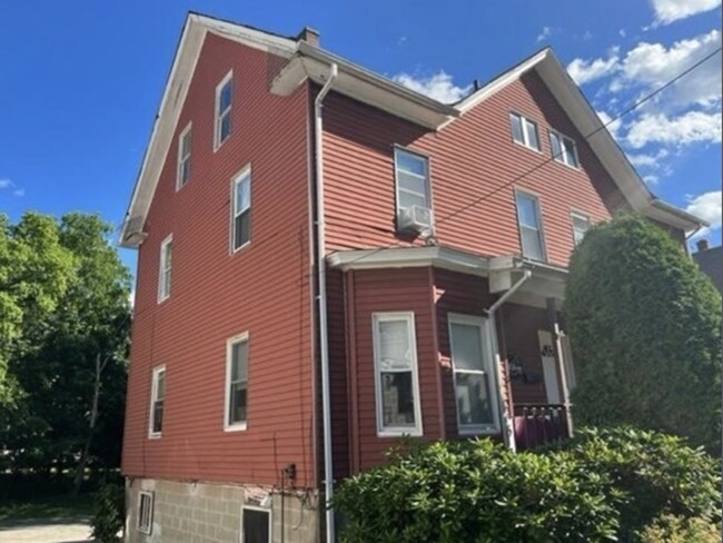 4 Brook St, Unit 6 in Whitinsville, MA - Building Photo - Building Photo