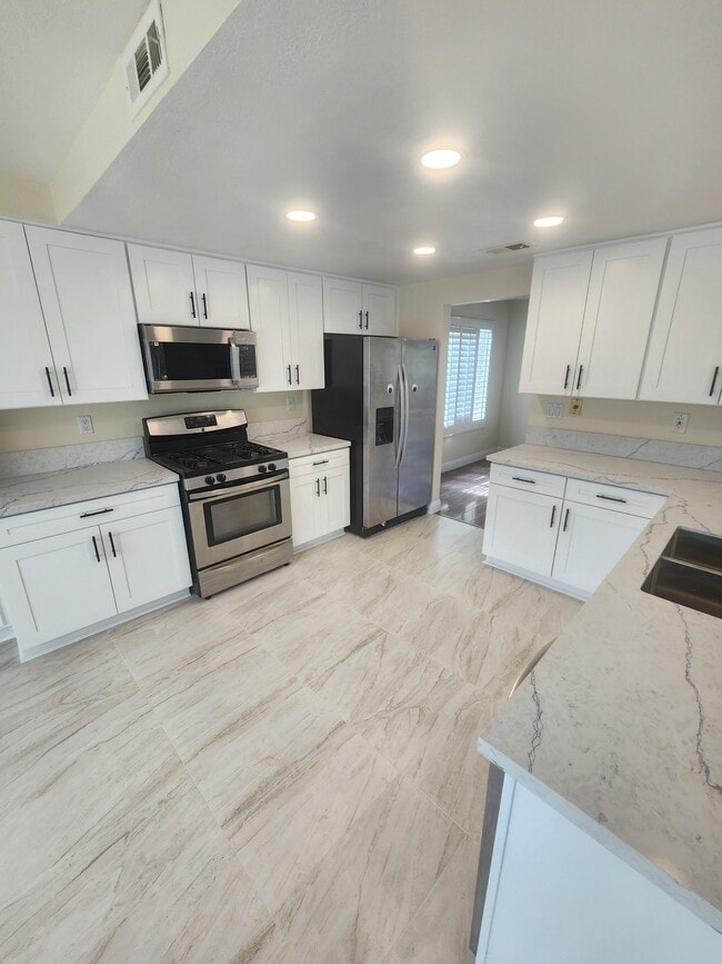 1437 Green Oak Rd in Vista, CA - Building Photo - Building Photo