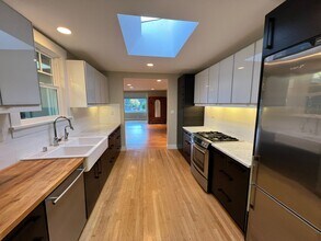 219 Monte Vista Ave in Larkspur, CA - Building Photo - Building Photo