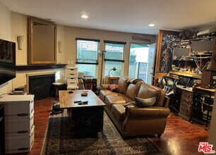 4238 Whitsett Ave in Los Angeles, CA - Building Photo - Building Photo