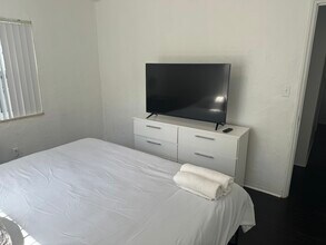 1010 N 17th Ave in Hollywood, FL - Building Photo - Building Photo
