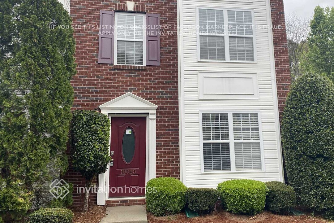 10045 Treeside Ln in Matthews, NC - Building Photo