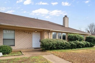 2920 Hilltop Dr in Euless, TX - Building Photo - Building Photo