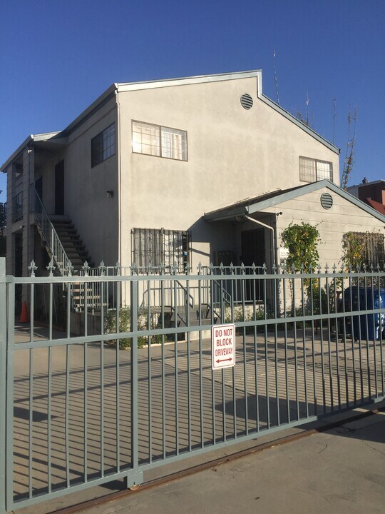 1832 S Curson Ave, Unit 1 in Los Angeles, CA - Building Photo