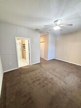 2429 NW 31st Ct in Oakland Park, FL - Building Photo - Building Photo