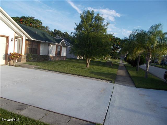 1220 Ambra Dr in Melbourne, FL - Building Photo - Building Photo