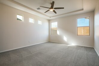 275 Adeline Ave in Los Lunas, NM - Building Photo - Building Photo