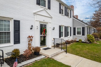 Rossmoor Adult Community in Monroe Township, NJ - Foto de edificio - Building Photo