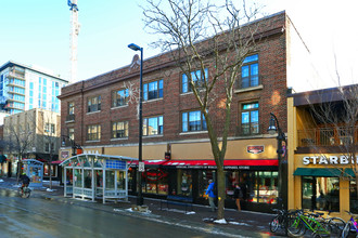 639-651 State St in Madison, WI - Building Photo - Building Photo