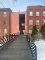 222 Williams St E in Glastonbury, CT - Building Photo