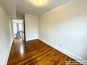 76 Saint Stephen St, Unit 3 in Boston, MA - Building Photo - Building Photo