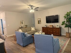 416 Myra Lynn Ln in Longview, TX - Building Photo - Building Photo