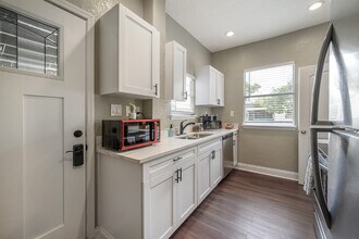 2501 W North B St in Tampa, FL - Building Photo - Building Photo