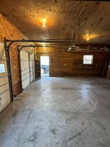 1704 N Wright Rd in Alcoa, TN - Building Photo - Building Photo