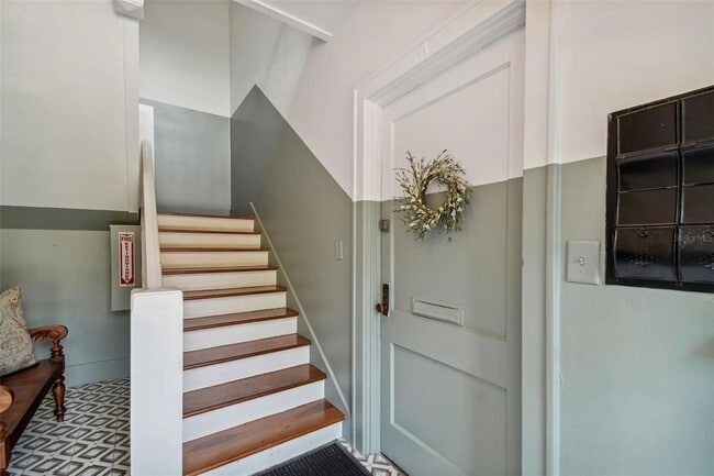 2113 W Southview Ave in Tampa, FL - Building Photo - Building Photo