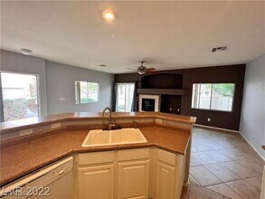 6024 Mustang Breeze Trail in Henderson, NV - Building Photo - Building Photo