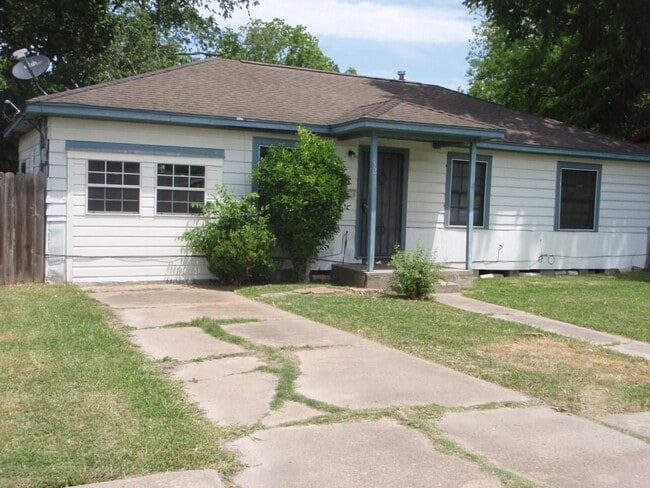 5213 Carmen St in Houston, TX - Building Photo - Building Photo