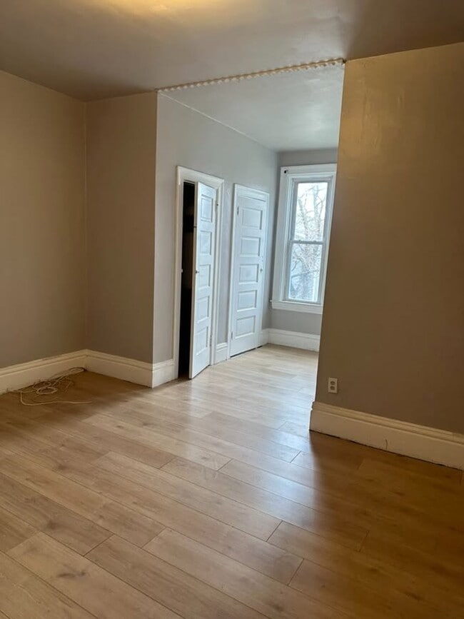 453 3rd St, Unit 1 in Pitcairn, PA - Building Photo - Building Photo