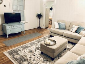 409 Euclid Ave, Unit B-Peaks View Suite in Lynchburg, VA - Building Photo