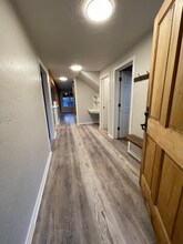 951 S Rimrock Rd in Prineville, OR - Foto de edificio - Building Photo