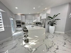 1040 SW 142nd Ave in Miami, FL - Building Photo - Building Photo