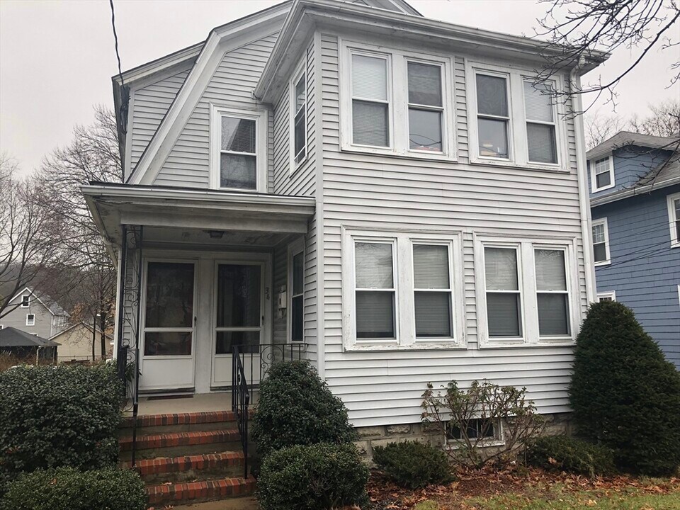 32 Waverley St in Belmont, MA - Building Photo