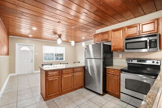 327 Lee Ave in Satellite Beach, FL - Building Photo - Building Photo