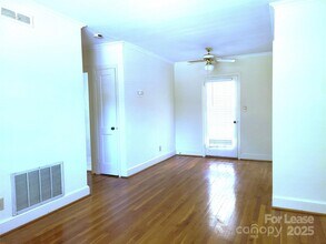 2357 Sharon Rd in Charlotte, NC - Building Photo - Building Photo