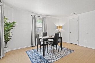 3906 E Powhatan Ave in Tampa, FL - Building Photo - Building Photo