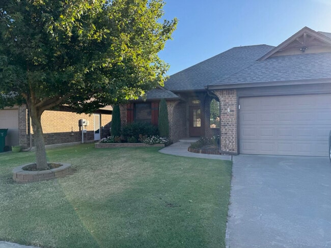 3408 Sardis Way in Yukon, OK - Foto de edificio - Building Photo