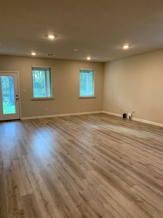 7531 Trailview Dr in Gonzales, LA - Building Photo