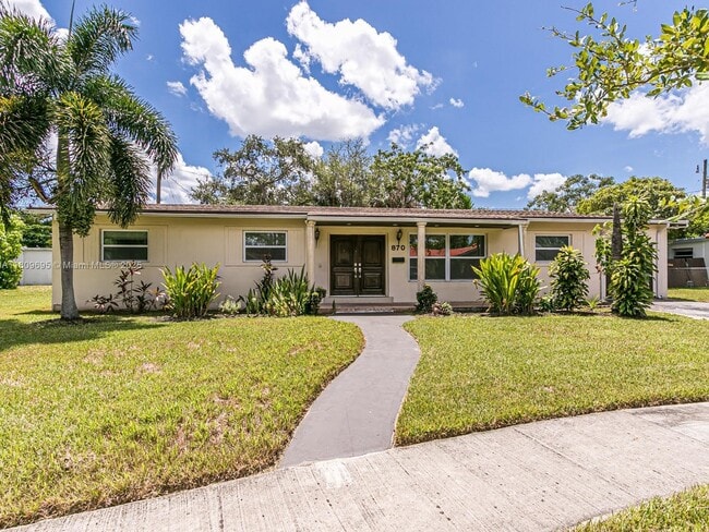 870 NE 182nd St in North Miami Beach, FL - Building Photo - Building Photo