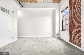 303 Vine St in Philadelphia, PA - Building Photo - Building Photo