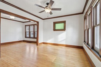 6616 W Girard Ave in Milwaukee, WI - Foto de edificio - Building Photo