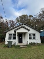 5824 Robinson St in Hanahan, SC - Building Photo