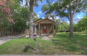 1630 Katy St in New Braunfels, TX - Building Photo - Building Photo
