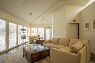 Acasa Tropical Ridge in Columbia, SC - Building Photo - Building Photo