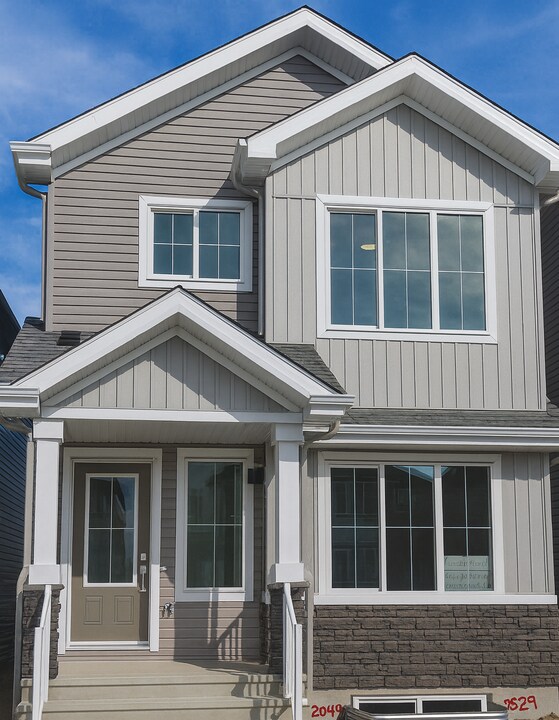 9645 Colak Link SW in Edmonton, AB - Building Photo