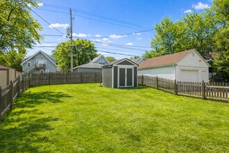 7639 W Lorraine Pl in Milwaukee, WI - Building Photo - Building Photo