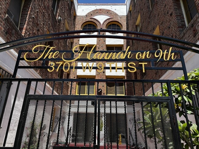 The Hannah on 9th in Los Angeles, CA - Foto de edificio - Floor Plan